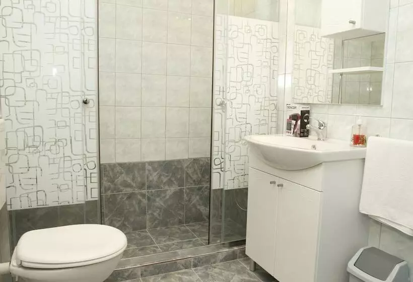 호텔 Apartments And Rooms Krizmanic