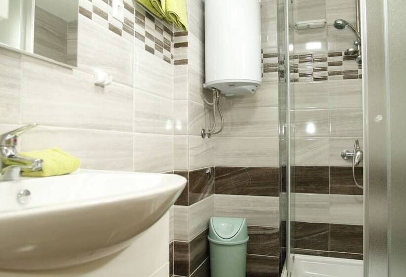 酒店 Apartments And Rooms Krizmanic