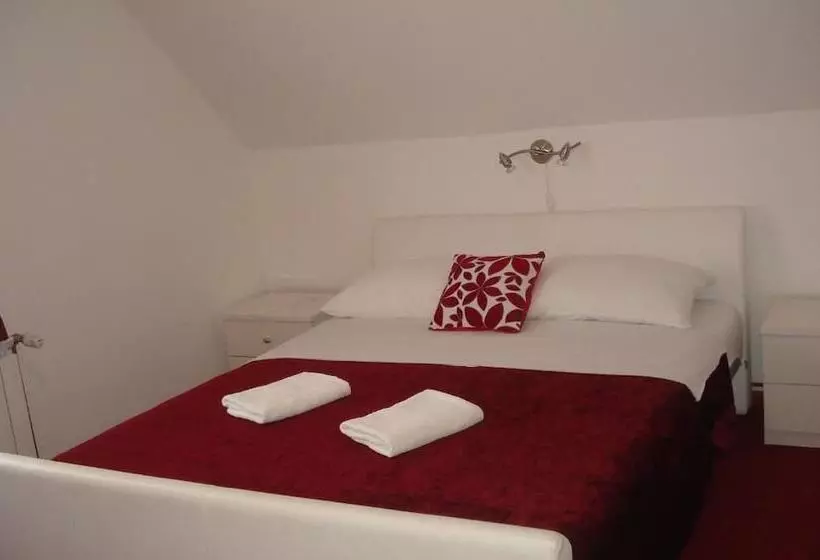 호텔 Apartments And Rooms Krizmanic