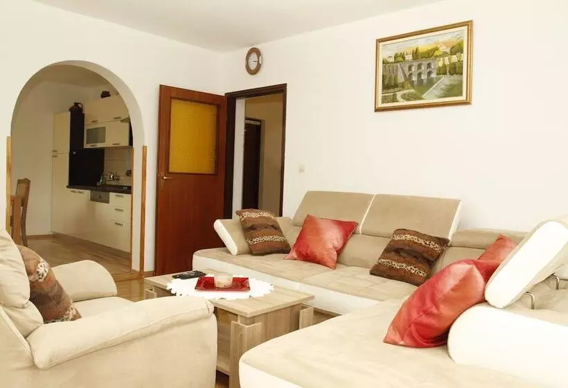 호텔 Apartments And Rooms Krizmanic