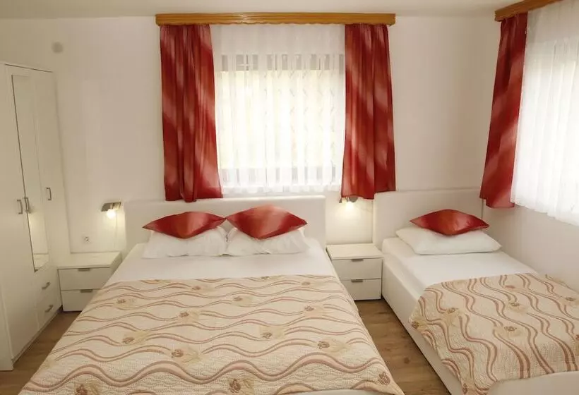 호텔 Apartments And Rooms Krizmanic