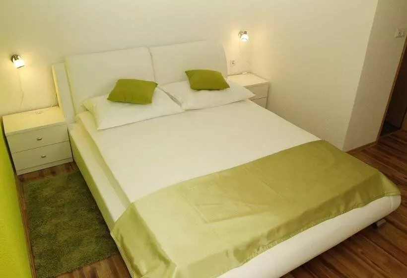 호텔 Apartments And Rooms Krizmanic