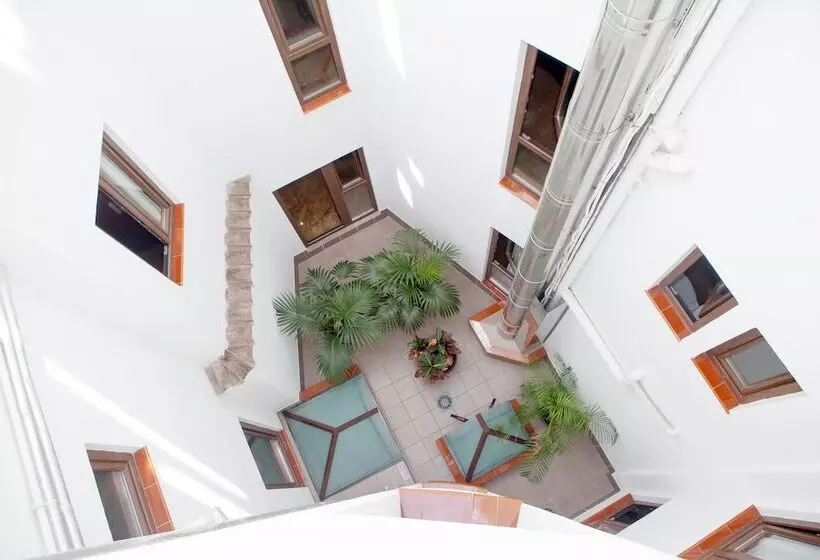 هتل Castilla Guerrero