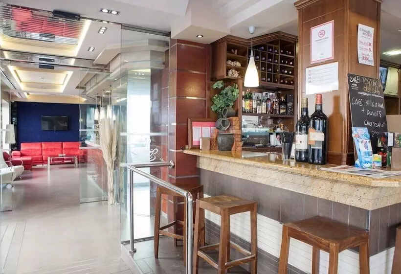 هتل Castilla Guerrero