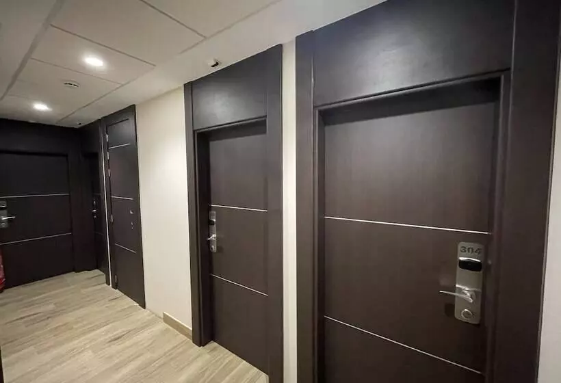 هتل Castilla Guerrero