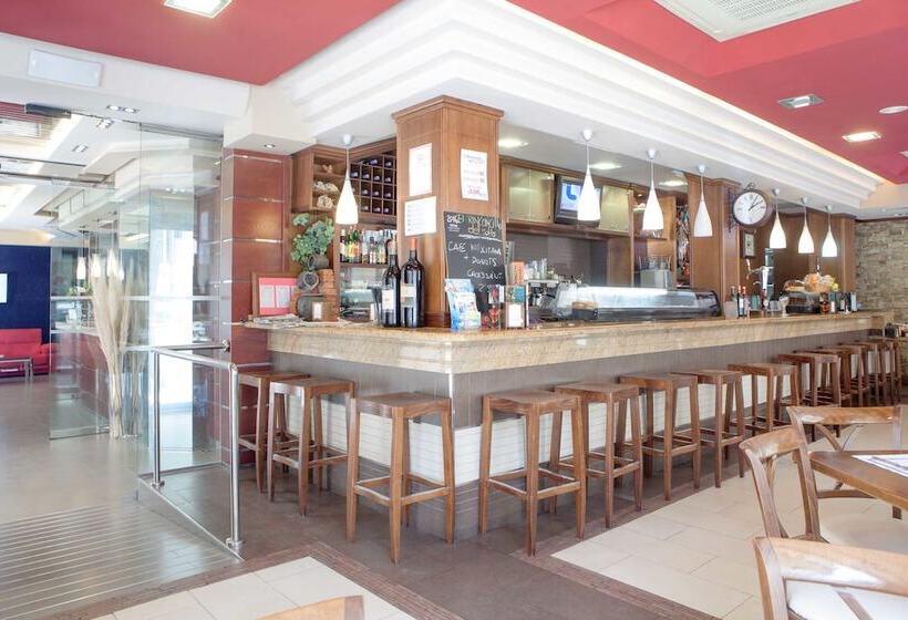 هتل Castilla Guerrero