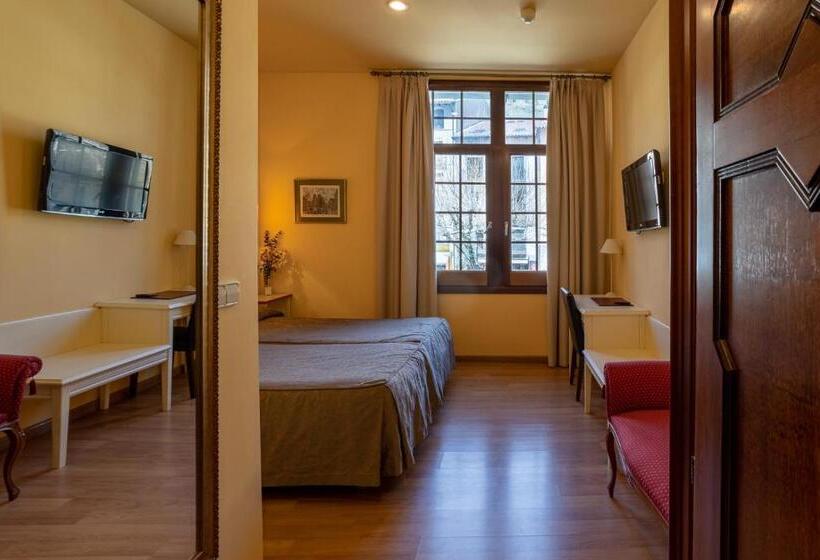 Отель De Camprodón