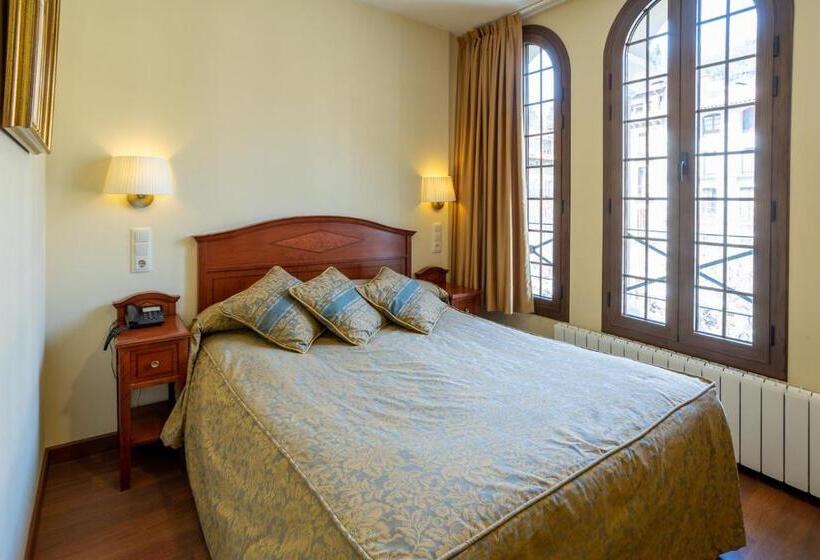 Отель De Camprodón