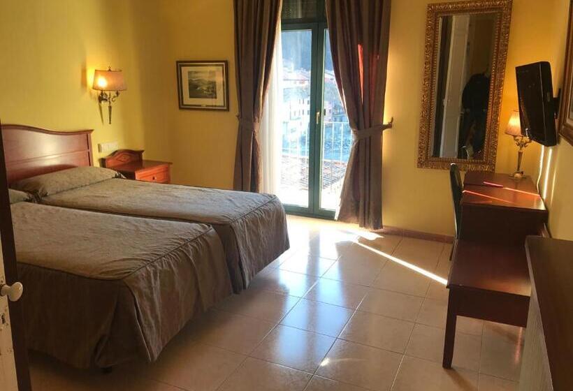 Отель De Camprodón