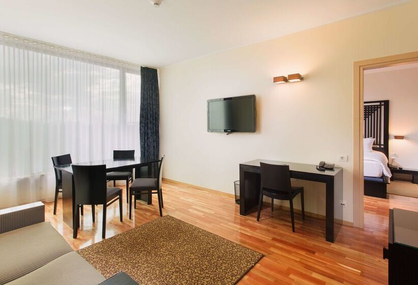 هتل Doubletree By Hilton Cluj – City Plaza