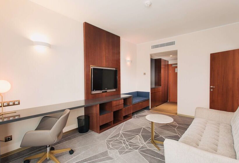 هتل Doubletree By Hilton Cluj – City Plaza