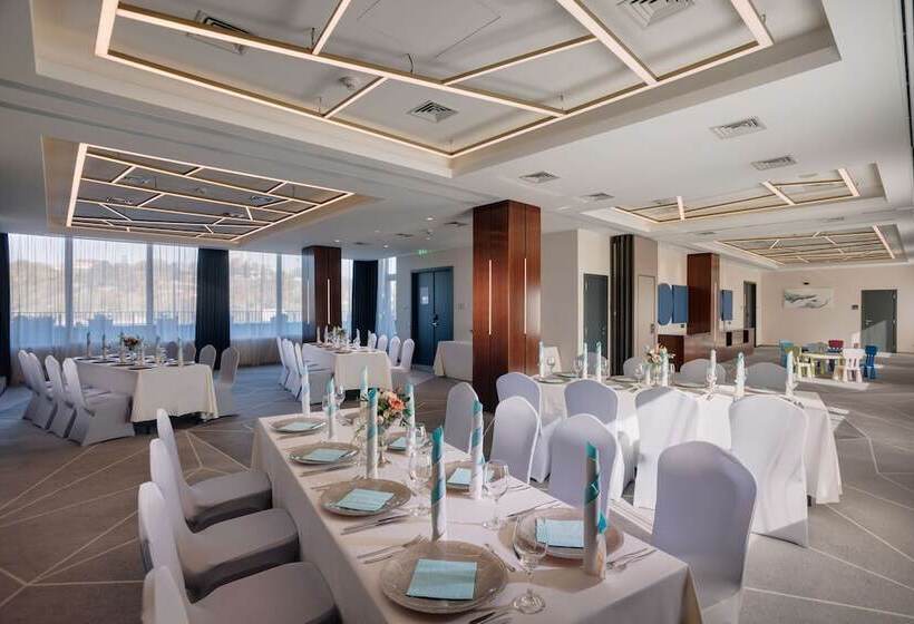 هتل Doubletree By Hilton Cluj – City Plaza