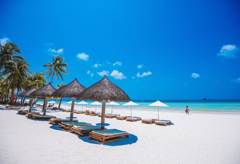 ホテル Fridays Boracay Resort