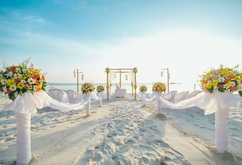 酒店 Fridays Boracay Resort