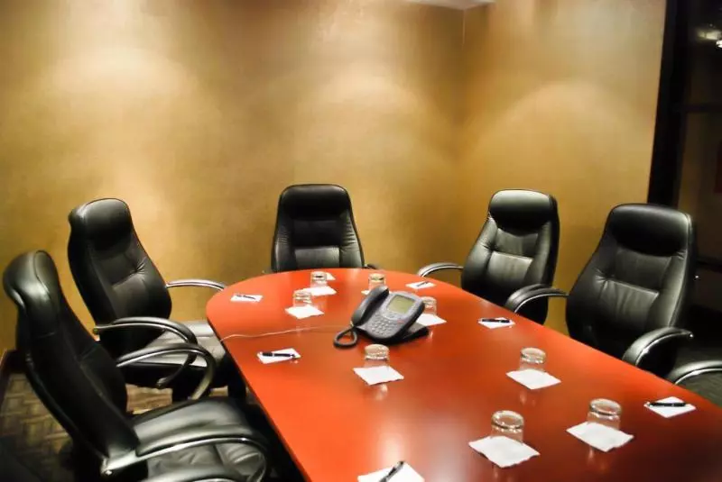 ホテル Sandman Signature Toronto Airport