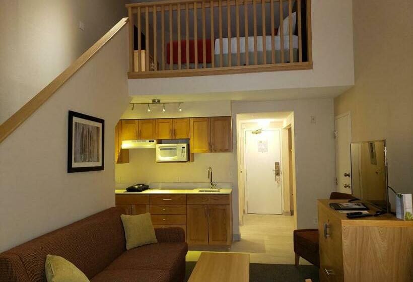 בית מלון כפרי Sun Peaks Lodge