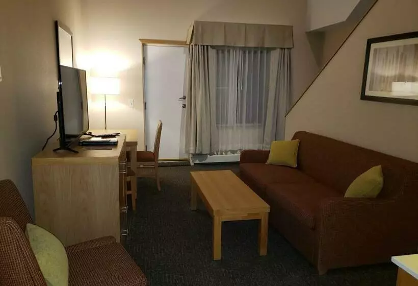 בית מלון כפרי Sun Peaks Lodge