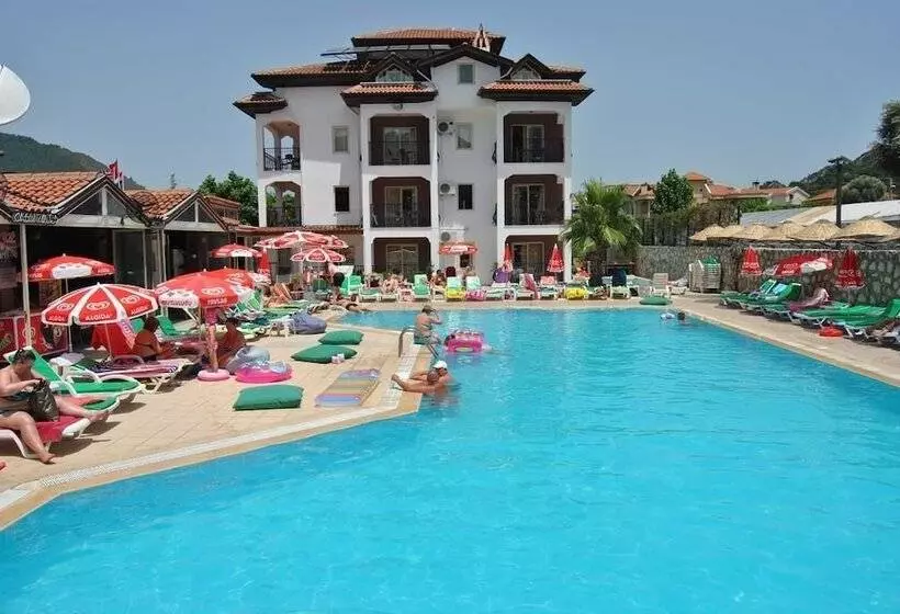 Club Ekinci Palace