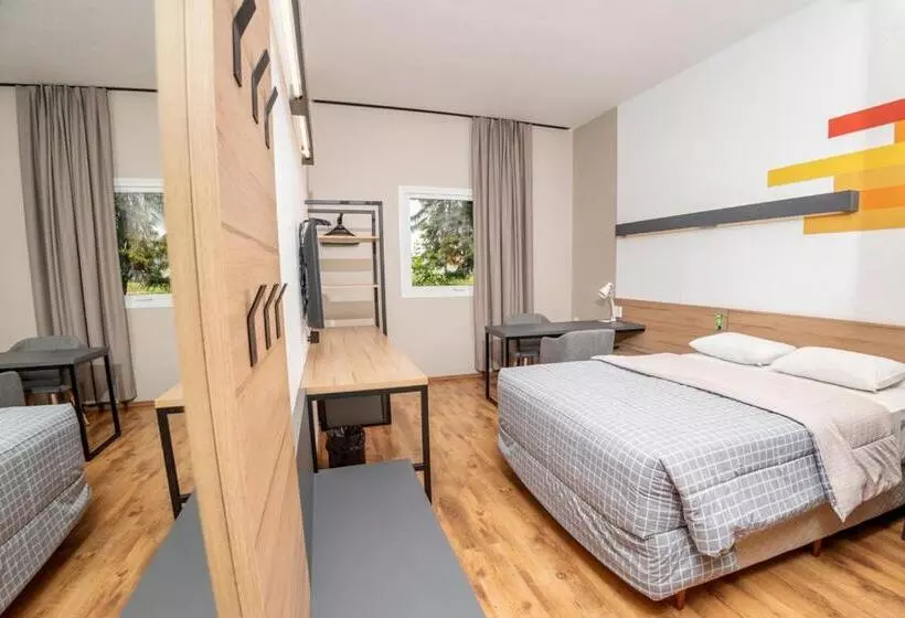 Otel 10 Itajai/navegantes