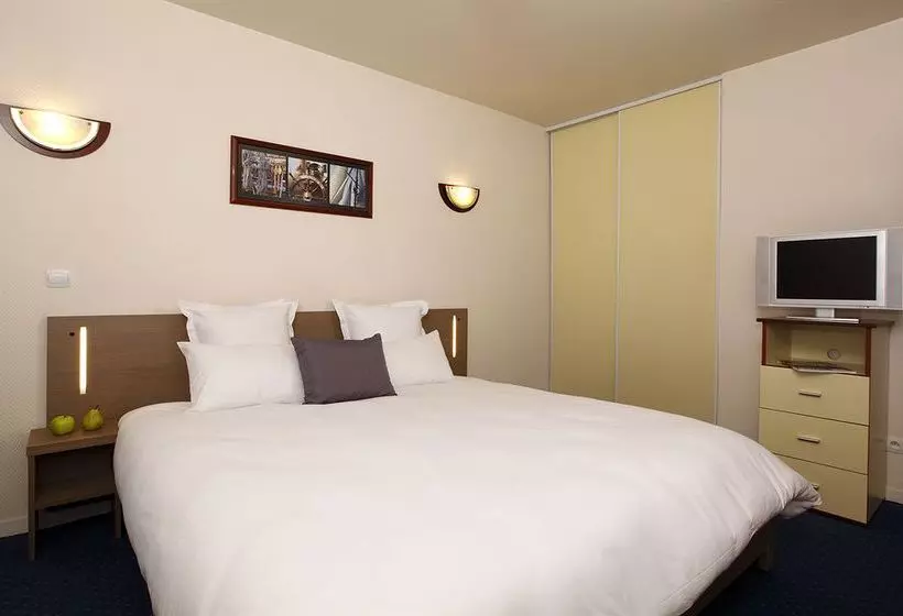 Отель Appart City Poissy