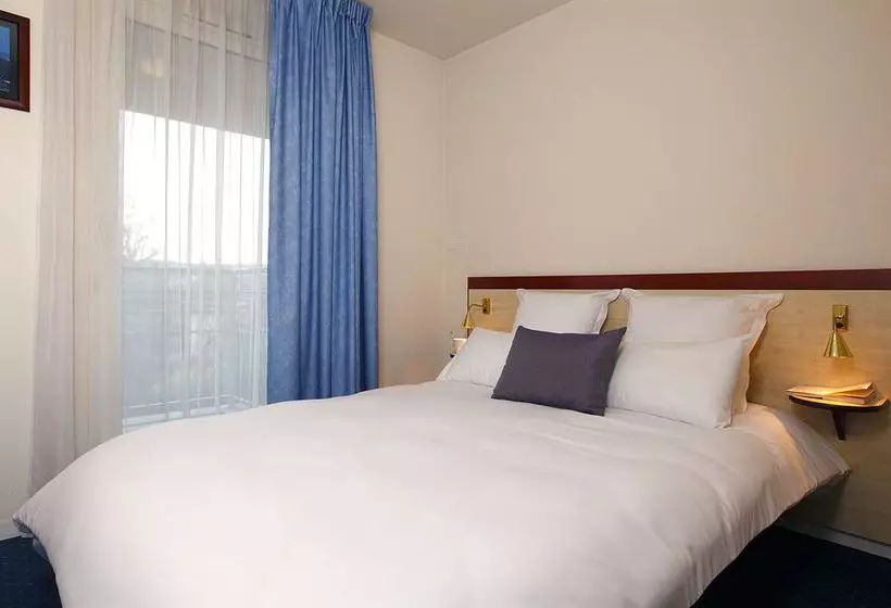 Отель Appart City Poissy