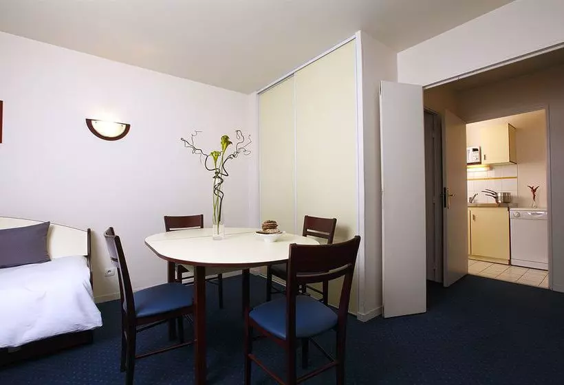 Отель Appart City Poissy