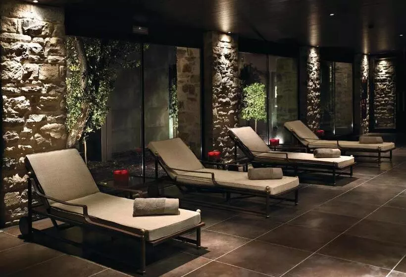 ホテル Castillo de Gorraiz & Spa