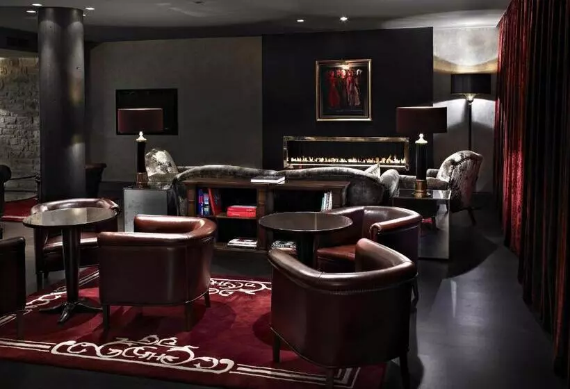 ホテル Castillo de Gorraiz & Spa