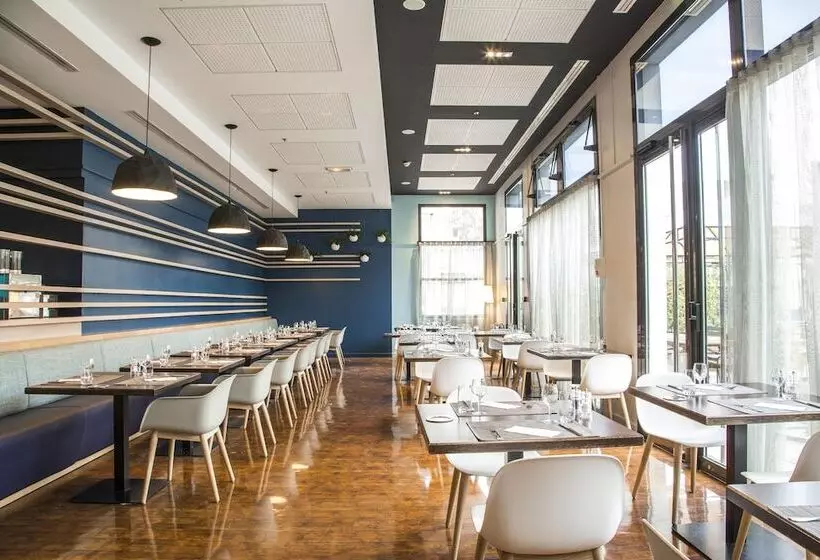 Отель Courtyard By Marriott Paris La Defense West Colombes