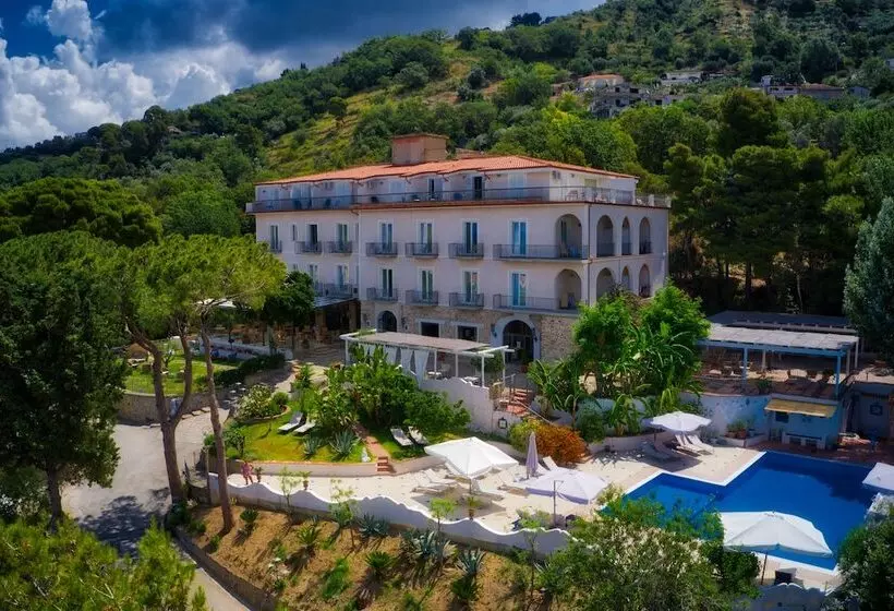 Отель Garden Riviera