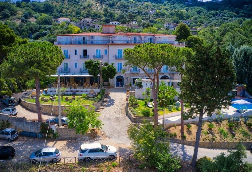 Отель Garden Riviera