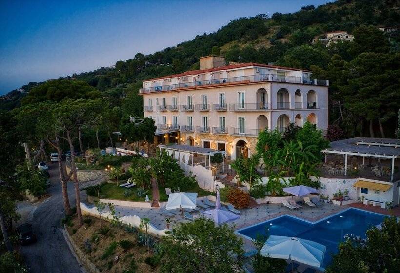 Отель Garden Riviera