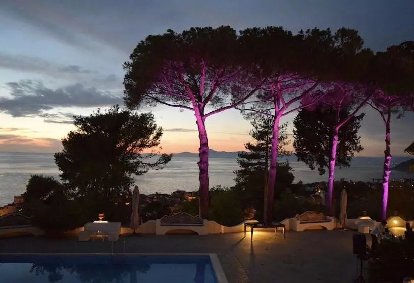 Отель Garden Riviera