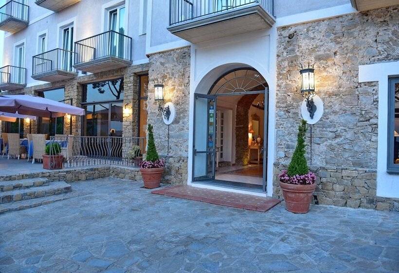 Отель Garden Riviera