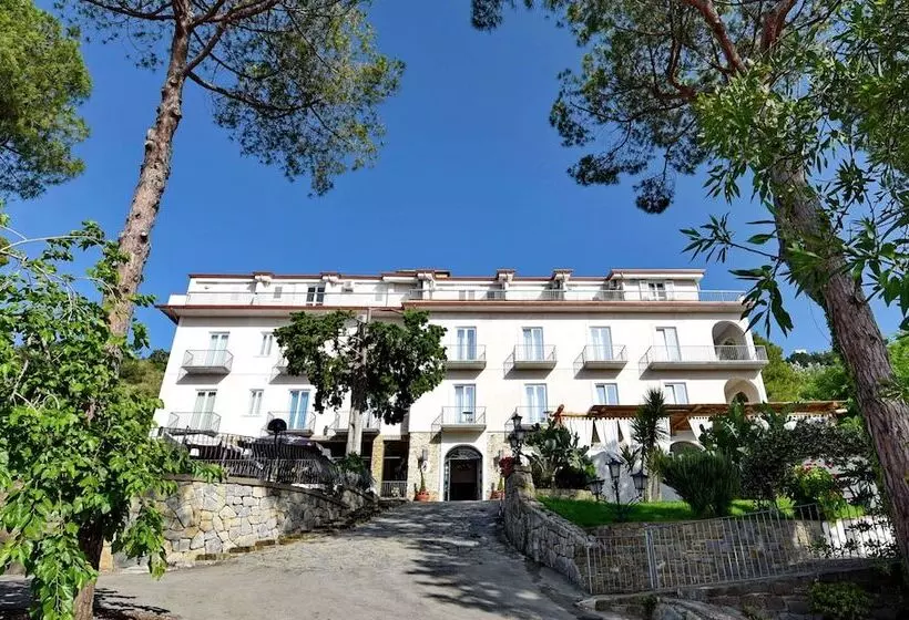 Отель Garden Riviera