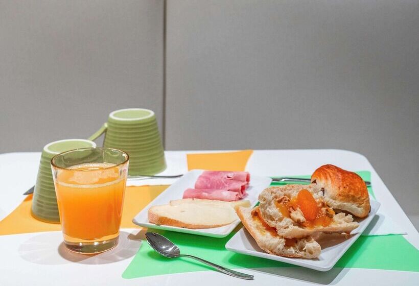 בית מלון כפרי Ibis Styles Paris Boulogne Marcel Sembat