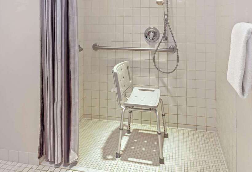 בית מלון כפרי La Quinta By Wyndham Milwaukee Delafield