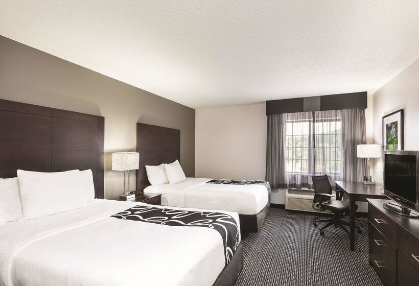 בית מלון כפרי La Quinta By Wyndham Milwaukee Delafield