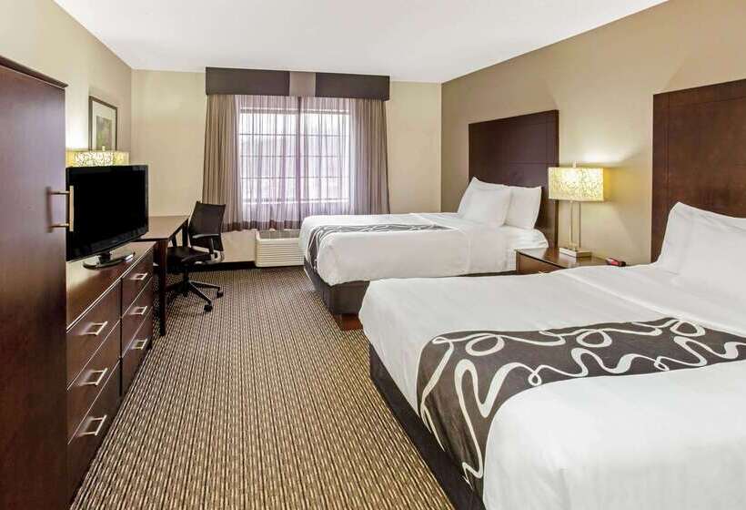 בית מלון כפרי La Quinta By Wyndham Milwaukee Delafield