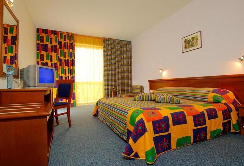 هتل Sol Nessebar Mare All Inclusive