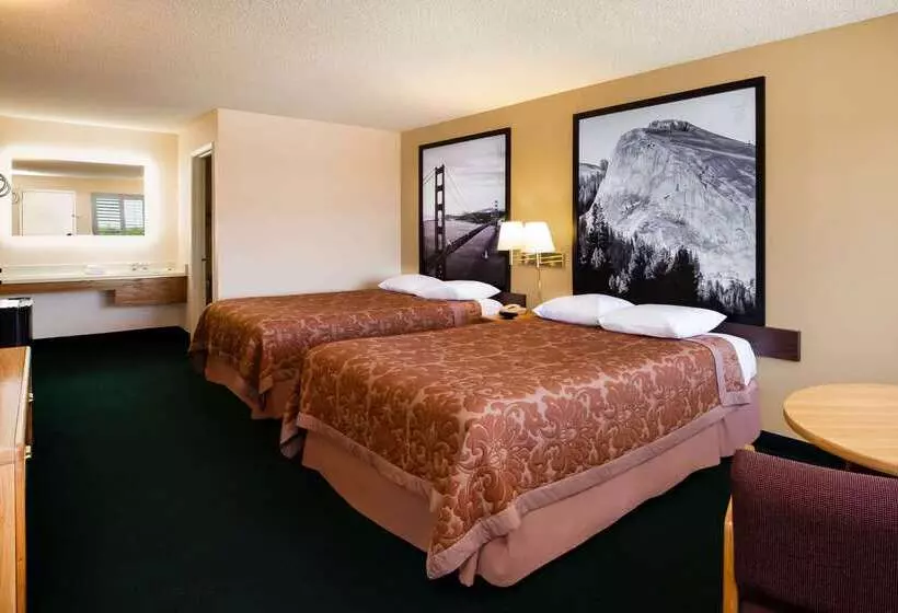 汽车旅馆  Super 8 By Wyndham Lindsay Olive Tree