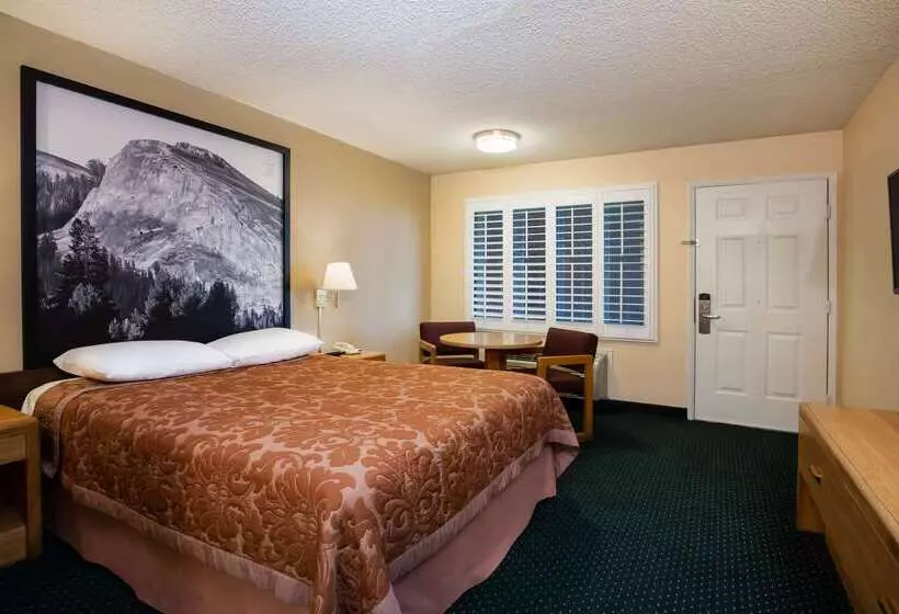 汽车旅馆  Super 8 By Wyndham Lindsay Olive Tree