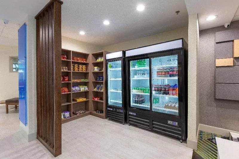 Hotelli Holiday Inn Express & Suites Arlington North Stadium Area