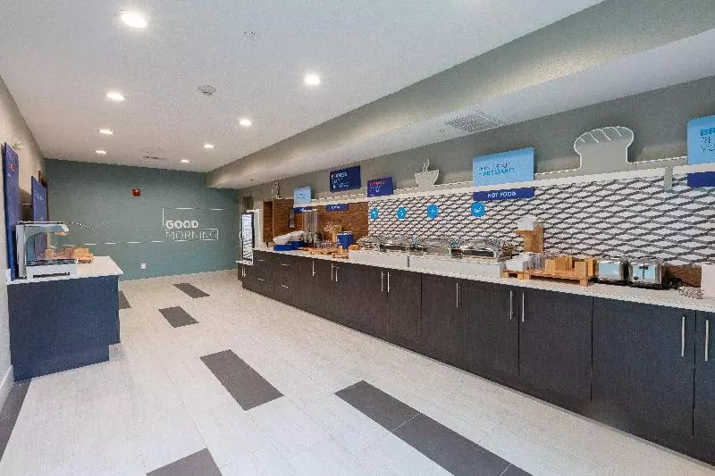 Hotelli Holiday Inn Express & Suites Arlington North Stadium Area