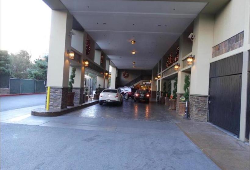 فندق Jockey Club