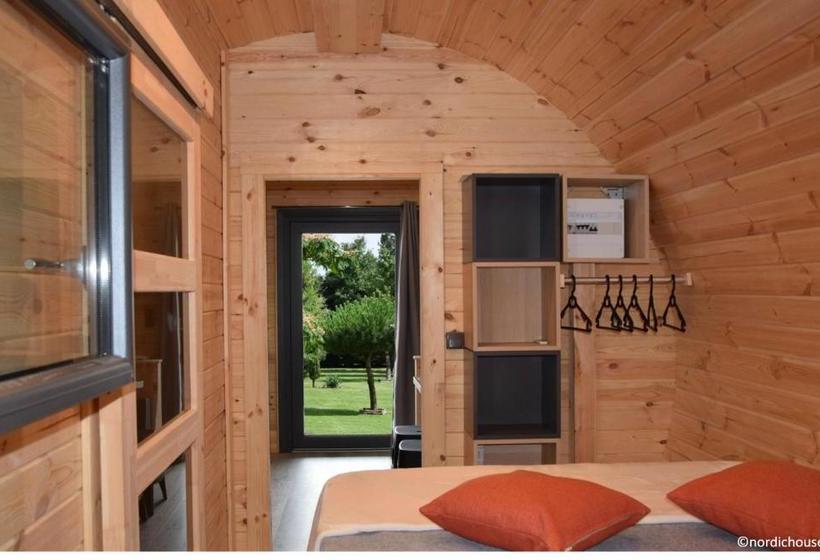 Отель Les Prés Du Roi