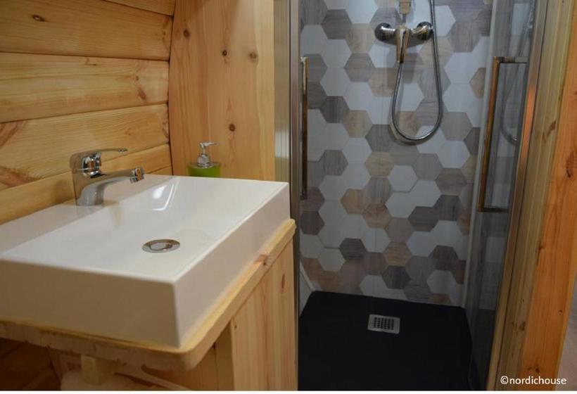 Отель Les Prés Du Roi