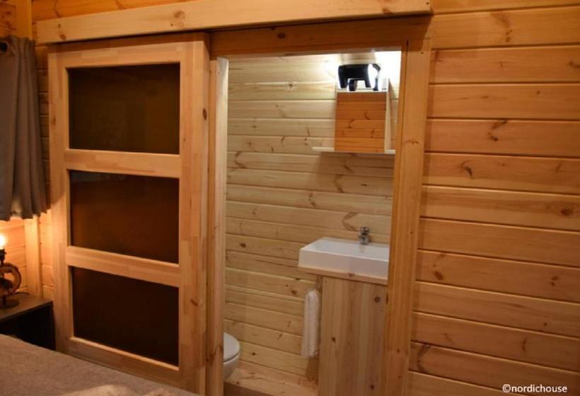 Отель Les Prés Du Roi