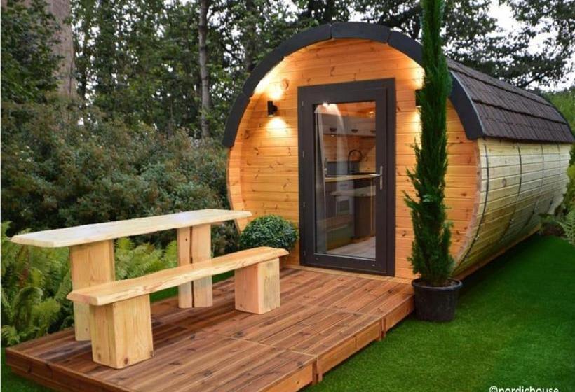 Отель Les Prés Du Roi