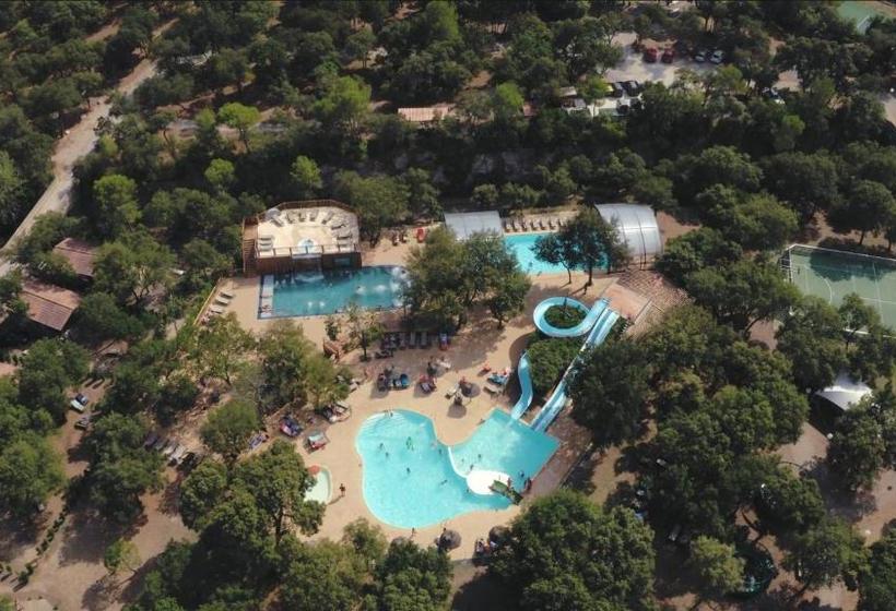 Отель Les Prés Du Roi